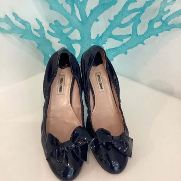 MIU MIU Patent Leather Navy Blue w Bow Flats Embellished Heel 39 9 w box - Picture 3 of 10